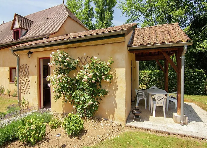 Appealing Apartment In Vezac With Swimming Pool