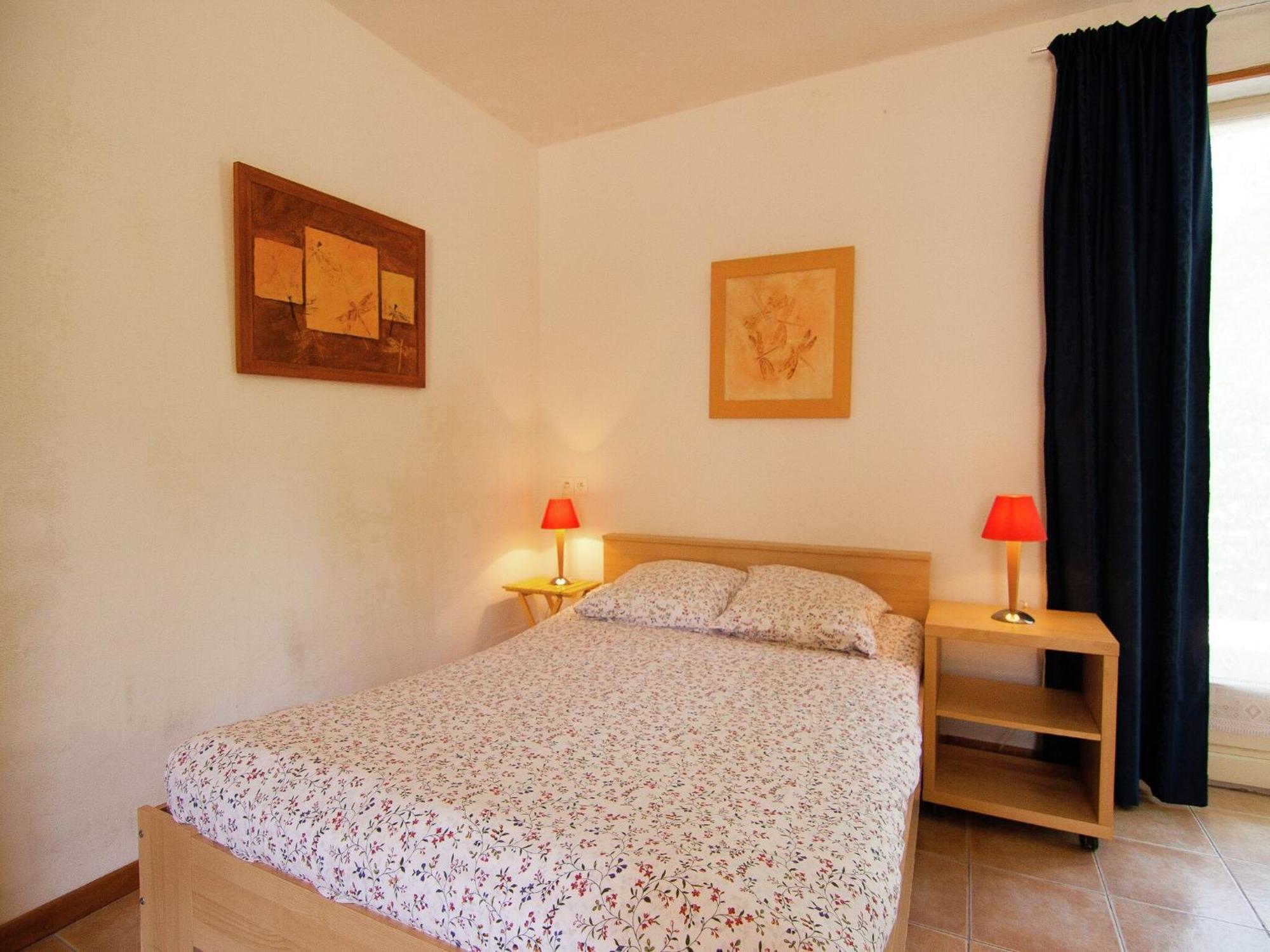 Appealing In Vezac With Swimming Pool Hébergement de vacances