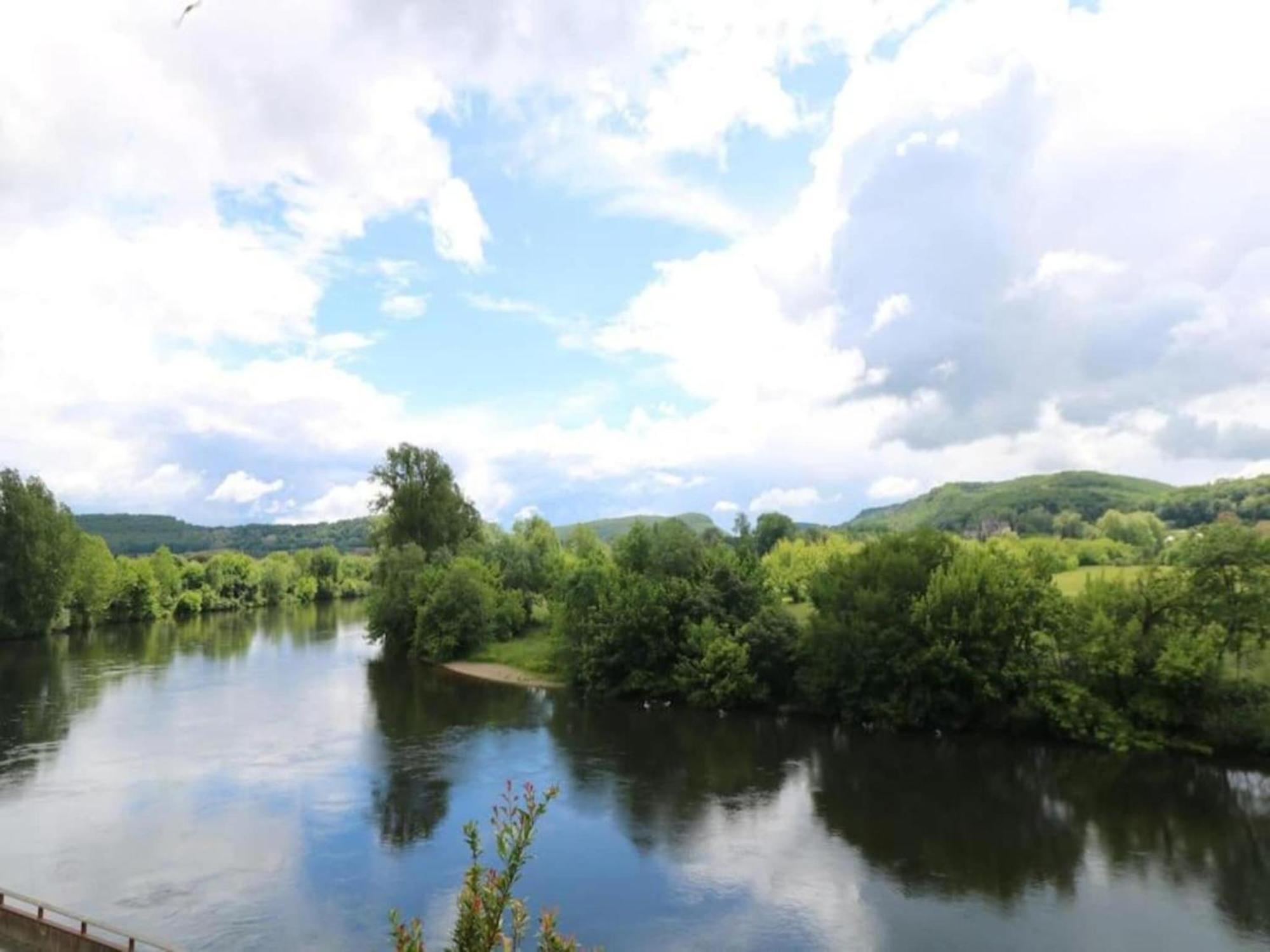 Vakantiehuis Appealing In Vezac With Swimming Pool Beynac-et-Cazenac