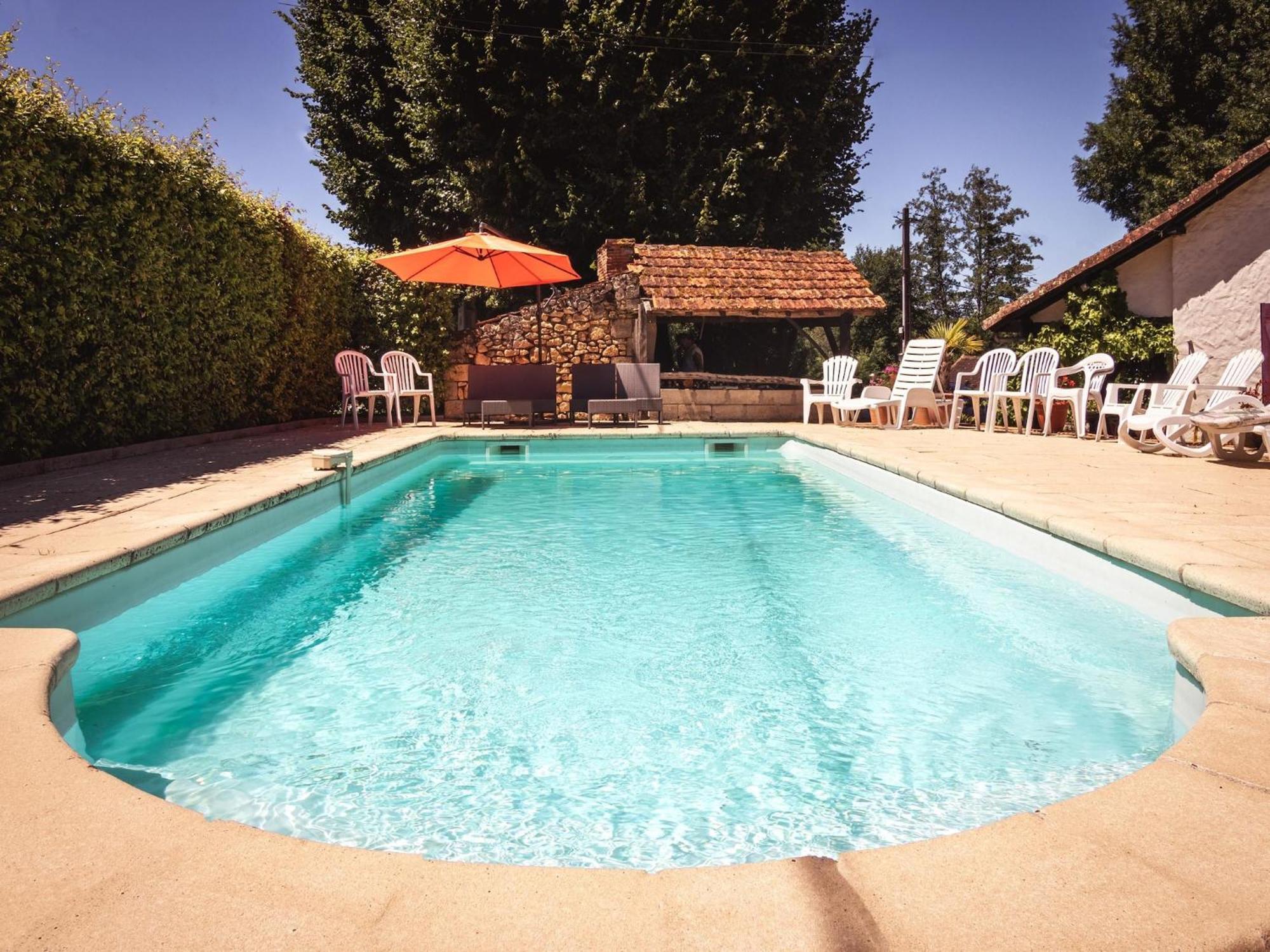 Vakantiehuis Appealing In Vezac With Swimming Pool *