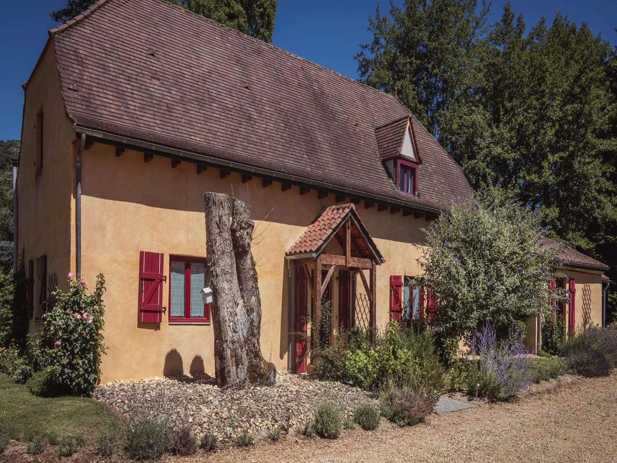 Appealing In Vezac With Swimming Pool Vakantiehuis *
