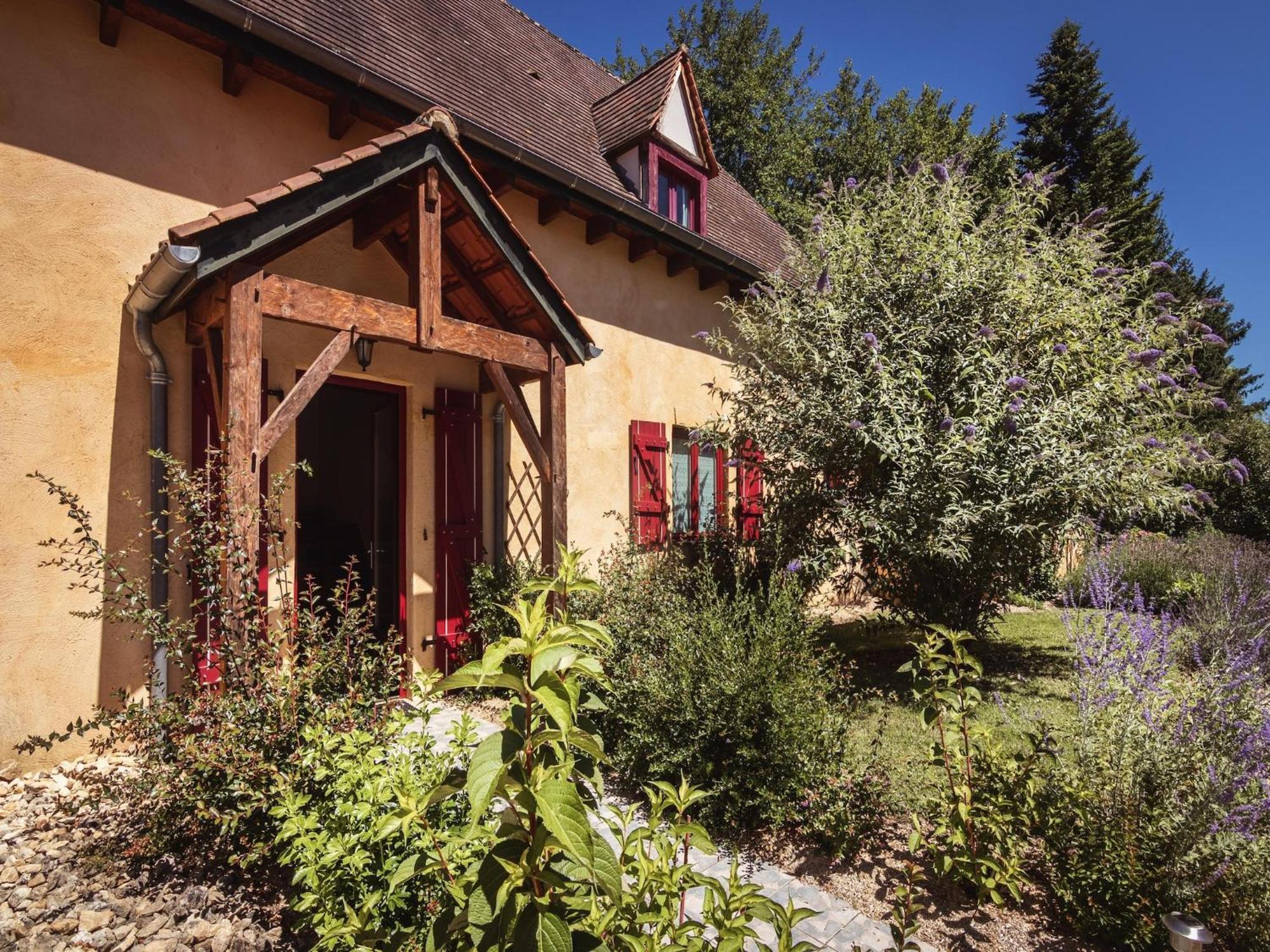 Vakantiehuis Appealing In Vezac With Swimming Pool *